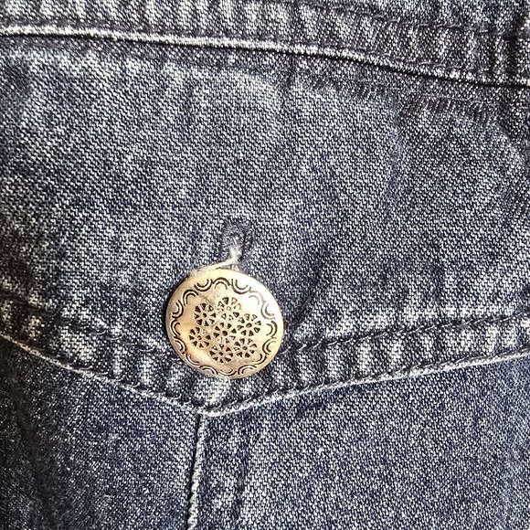 Stonebridge Women's Denim Jacket with Flower Embroidered Cuffs & Sleeves - Picture 6 of 16